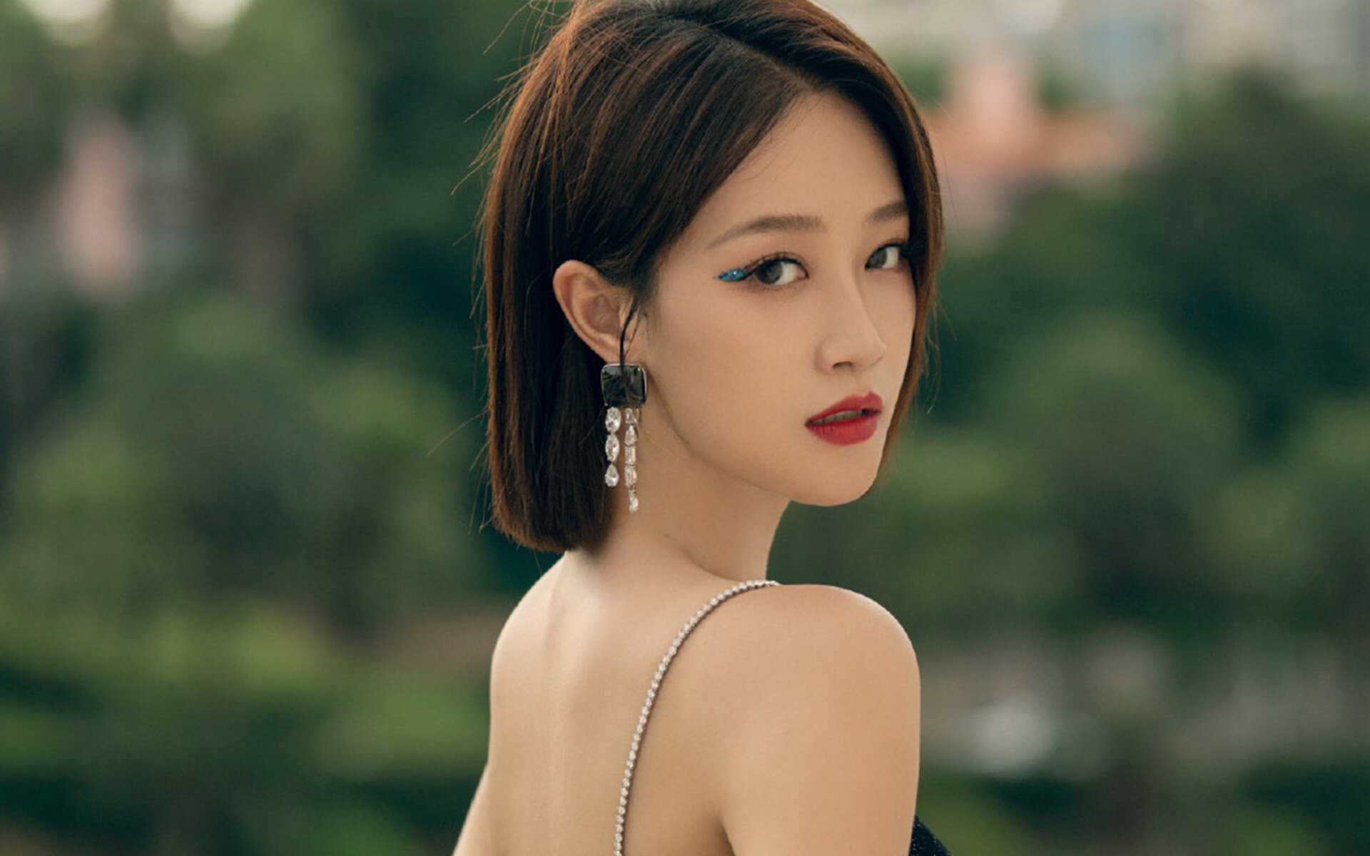 开云体育下载官网-西甲俱乐部采用国内非传统渠道提升潮流形象，西甲俱乐部名称